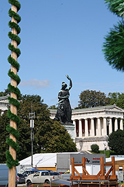 Blick auf die Bavaria (&copy;Foto: Marikka-Laila Maisel)